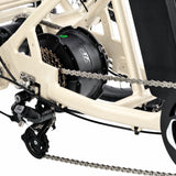 Close-up of a bicycle's gear system with a white frame and black components. #color_cream